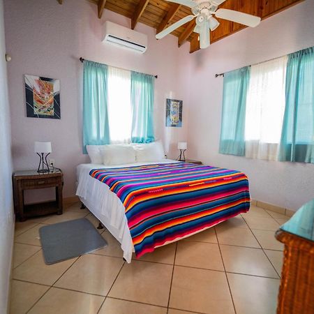 Seaside Inn Roatan Вест-Бей Екстер'єр фото