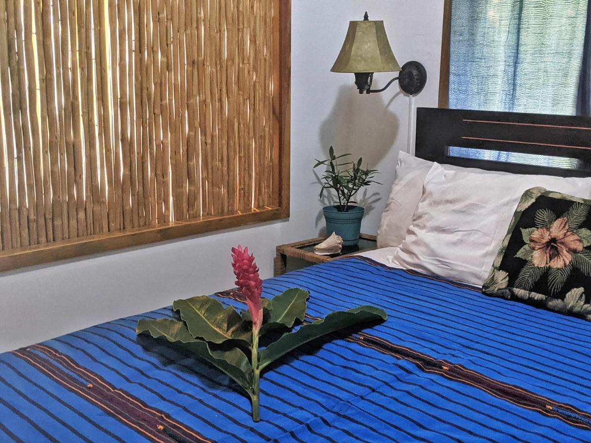 Seaside Inn Roatan Вест-Бей Екстер'єр фото