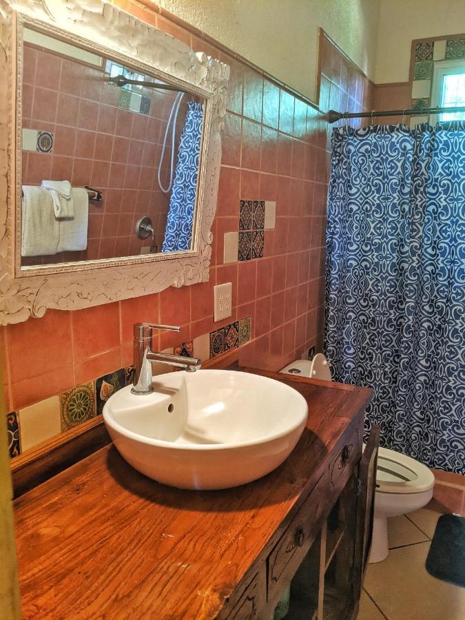 Seaside Inn Roatan Вест-Бей Екстер'єр фото