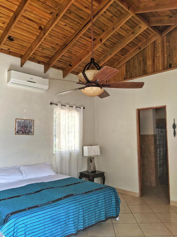 Seaside Inn Roatan Вест-Бей Екстер'єр фото