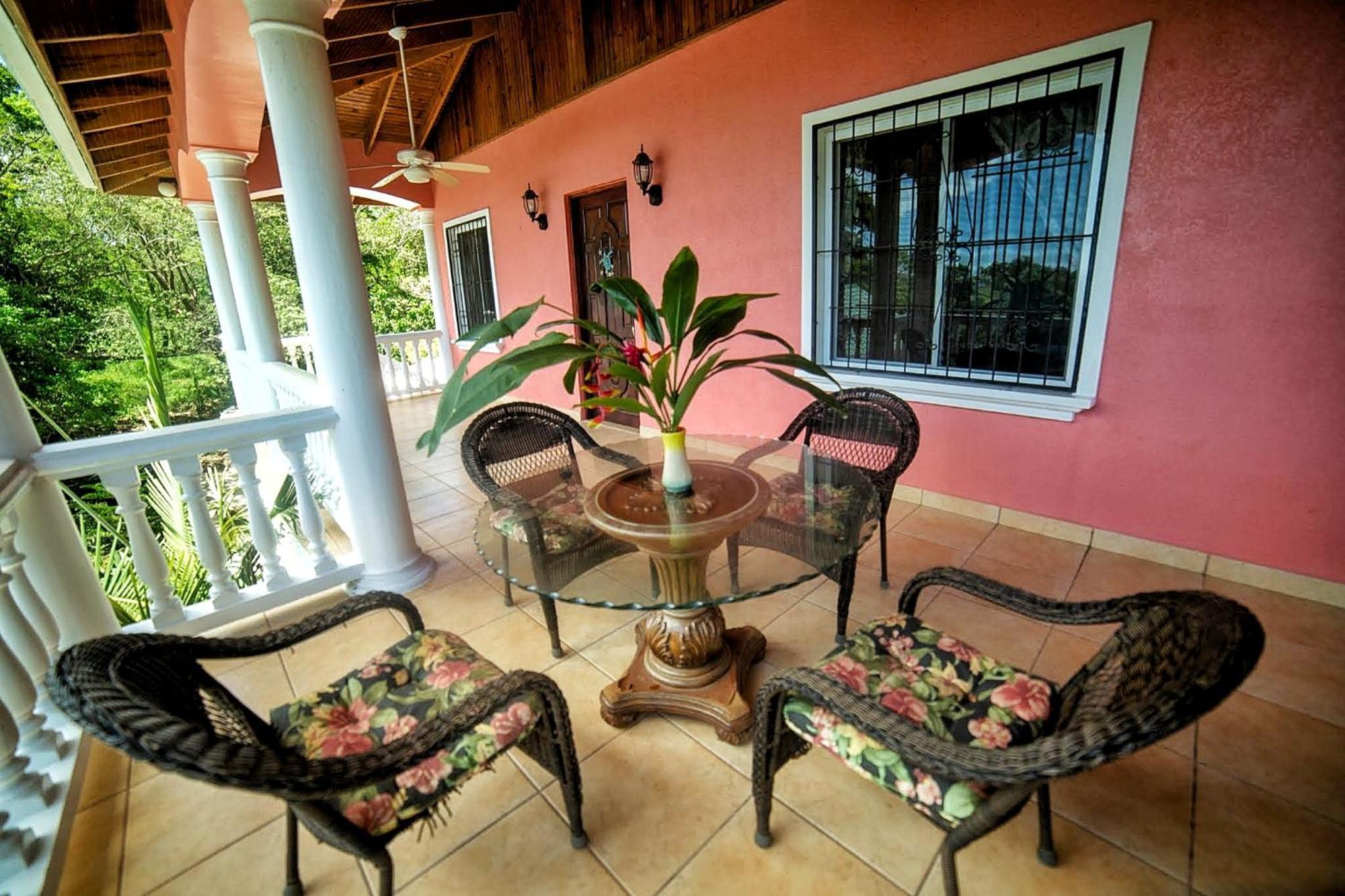 Seaside Inn Roatan Вест-Бей Екстер'єр фото